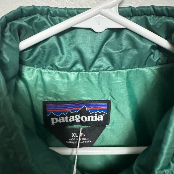 Patagonia Green Nano Puff Jacket - Picture 5 of 6